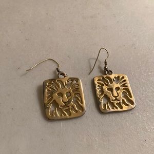 Vtg Anne Klein Unmarked Lion Logo Gold Tone Square Pierced Dangling Earrings